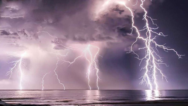 عکاسی از رعد و برق آسمان